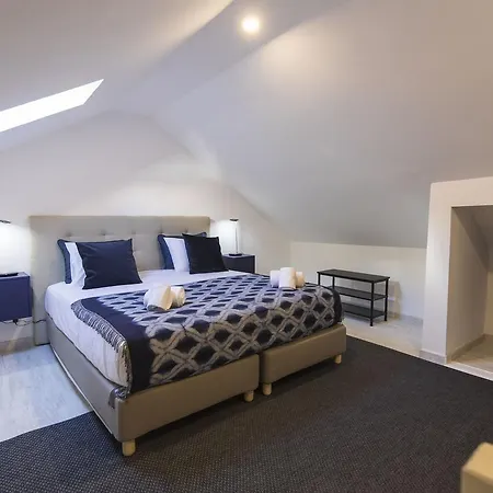 Traditional Duplex With Terrace In Principe Real דירה