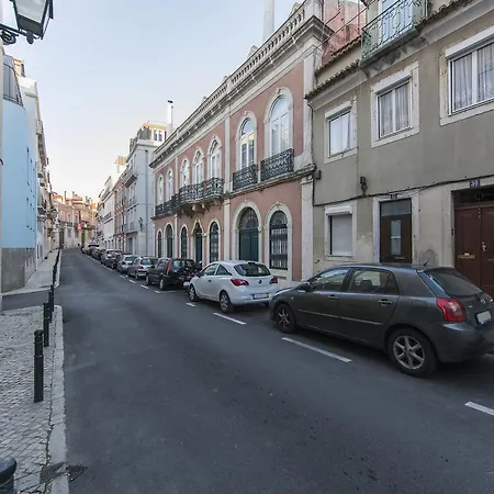 Appartement Traditional Duplex With Terrace In Principe Real *